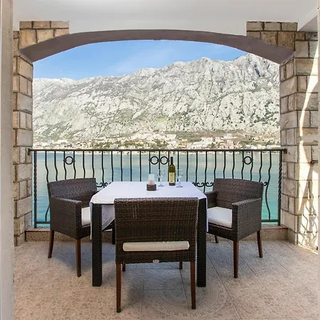 Apartments Vukovic Kotor Exterior photo